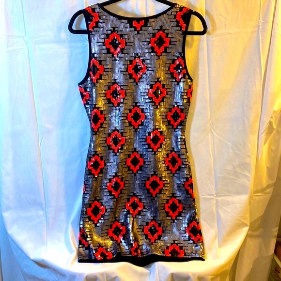 Esley Sequined Dress Beautiful size medium ,fits like a small  ,lots of stretch - Picture 3 of 5
